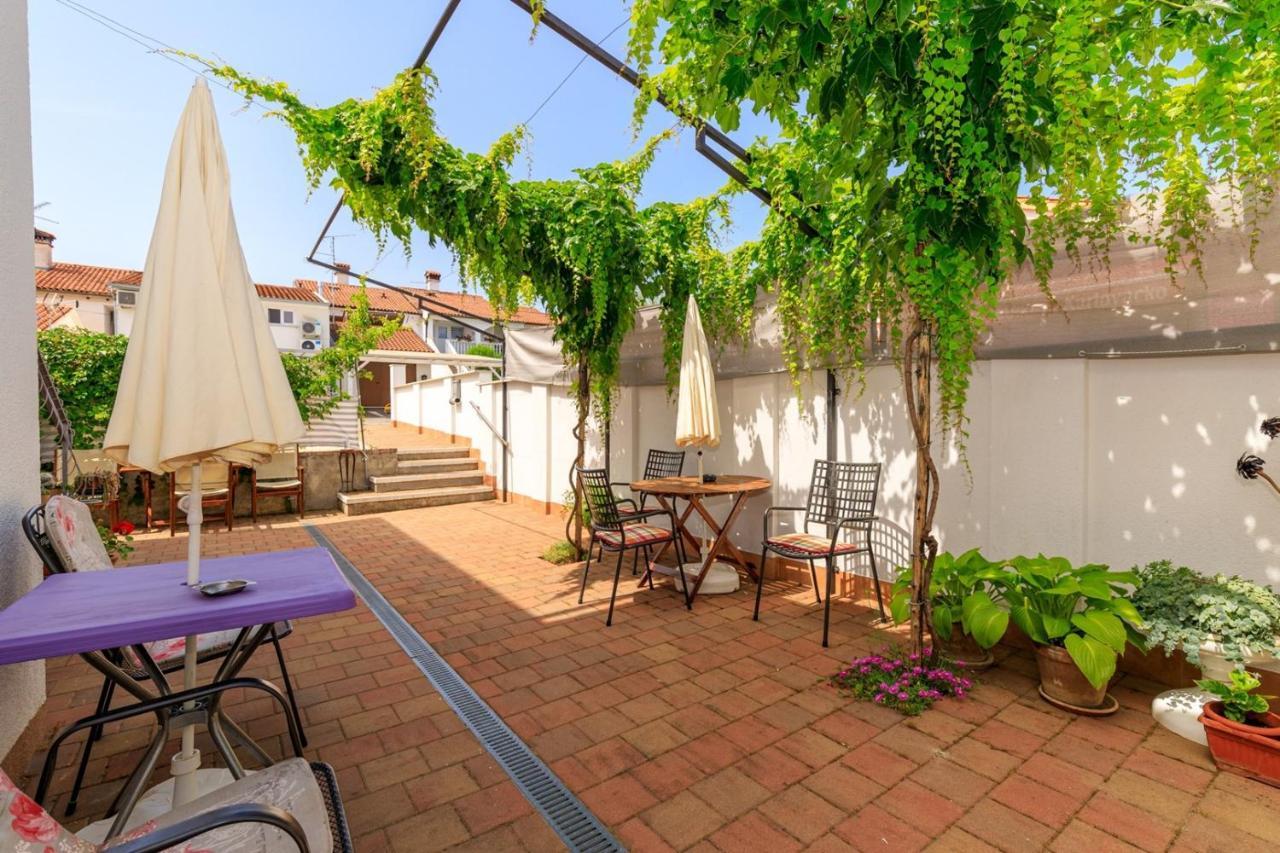 Apartments Pernar Porec Exterior photo